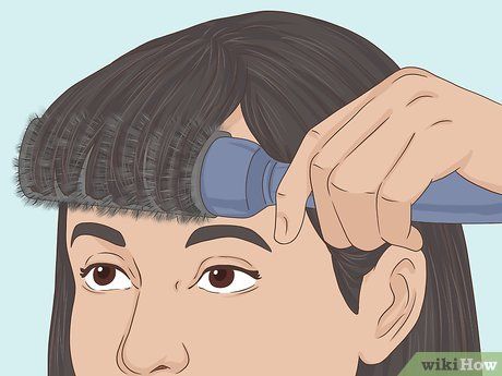 Cut Bangs Tutorial, A Wolf Cut, Media Cola, Cut Own Hair, U Shaped Hair, How To Cut Bangs, Straight Bangs, Spiked Hair, Step By Step Hairstyles