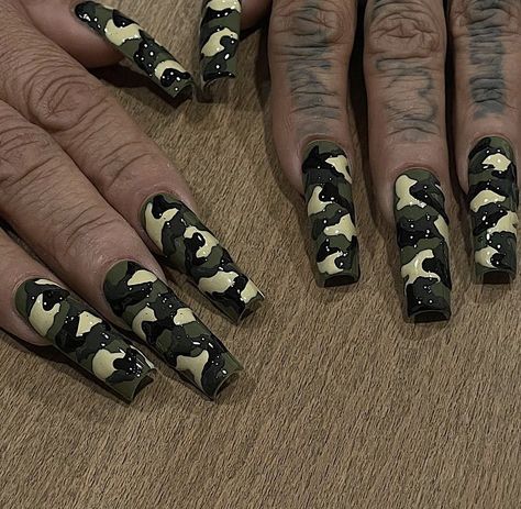 Black Camo Nails, Call Of Duty Nails, Twd Nails, Camo Nails Acrylic, Military Nails, Camo Nail Art, Camo Nail Designs, Army Nails, Luv Nails