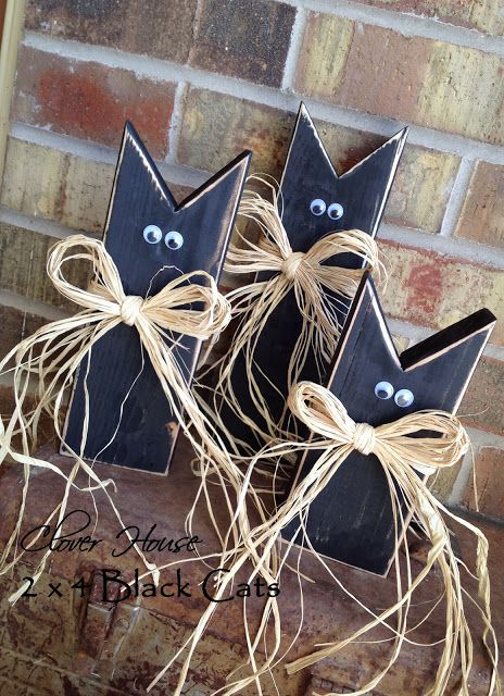 DIY Wooden Black Cats for Halloween...I need these!  I am seeing a family super Saturday project Wooden Black Cats, 2x4 Crafts, Carte Halloween, Super Saturday, Fall Stuff, Diy Halloween Decor, Fun Halloween Decor, Fall Craft, Fall Projects