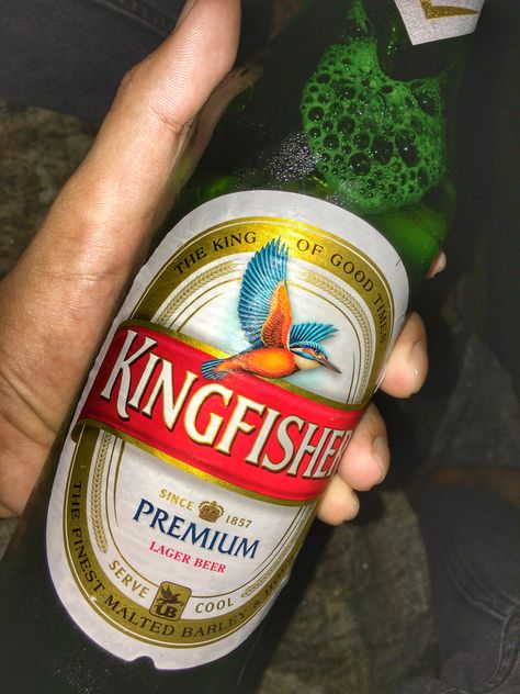 Beer Bottle Snapchat, Aesthetic Beer Pictures, Beer Snapchat Drinking, Tuborg Beer Snapchat, Beer Drinking Images, King Fisher Beer, Beer Pics Snapchat, Beer In Car, Daru Bottle Drinks