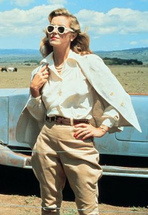 Greta Scacchi in White Mischief. Fabulous safari style. Safari Outfits Aesthetic, Safari Style Women, Safari Style Outfit, 1920s Safari Fashion, Safari Looks Women, 70s Safari Fashion, Safari Outfit Women Costume, Safari Chic Outfits, Safari Glam Outfit