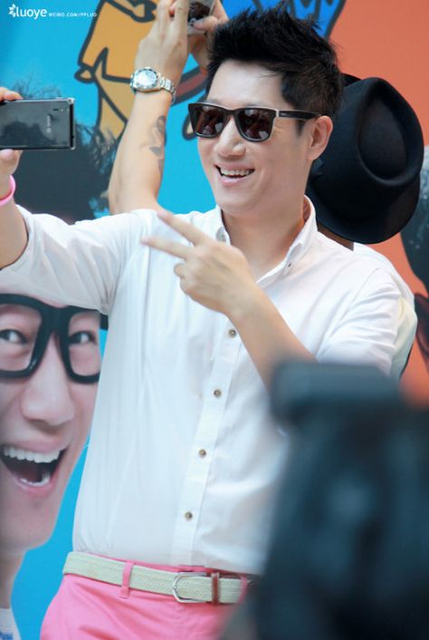 Ji Suk-jin cute! Lizzy After School, Ji Suk Jin, Running Man Members, Running Man Korean, Yoo Jae Suk, Jae Suk, Kim Jong Kook, Korean Variety Shows, Kwang Soo