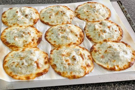 Keto Meatball Provolone, Keto Cheese Ravioli Recipe, Provolone Ravioli Keto, Provolone Cheese Recipes Keto, Keto Ravioli Recipe Mozzarella, Keto Ravioli Provolone, Carnivore Ravioli, Low Carb Ravioli, Keto Ravioli Recipe