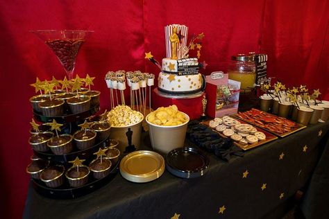 Old Hollywood Food Ideas, Movie Premiere Prom Theme, Hollywood Dessert Table, Hollywood Theme Party Food, Hollywood Birthday Theme, Old Hollywood Theme Party, Hollywood Party Food, Hollywood Theme Prom, Hollywood Theme Party Decorations