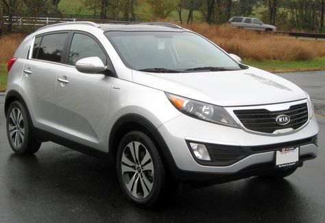 How to Prepare for Your Fall Road Trip Kia Sportage 2015, Kia Sportage 2017, Luxury Cars Mercedes, Auto Cartoon, Pixel Car, Fall Road Trip, Coilover Suspension, Cars Mercedes, Car Goals