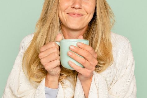 Holding Mug Pose, Someone Holding A Mug Reference, Hand Holding Mug Reference, Holding Mug Reference, Person Holding Mug, Hand Holding Mug, Holding Coffee, Photo Woman, Art Hacks