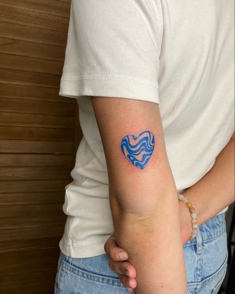 @katmok_tattoo Colour Heart Tattoo, Funky Heart Tattoo, Red And Blue Tattoo, Blue Heart Tattoo, Keith Urban Tattoo, Heartbeat Tattoo, Blue Tattoo, Tattoo Apprentice, Band Tattoo