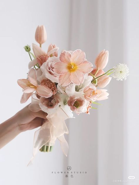 Unique Floral Bouquets, Special Flowers Bouquet, Dainty Bridal Bouquet, Tiny Bouquet Of Flowers, Wedding Flowers Hand, Korean Bridal Bouquet, Tulip Wedding Decor, Bride Flower Bouquet Simple, White And Pink Wedding Bouquet