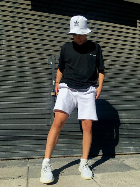 outfit Yeezy boost 350 outfit verano Yeezy Boost 350 Outfit Men Shorts, Yeezy Boost 350 Outfit Men Street Style, Yeezy 350 Outfits Men, Yeezy 350 V2 Outfit Men, Yeezy Boost Outfit, 350 Outfit, Josh Aesthetic, Yeezy Boost 350 Outfit, Men Street Styles