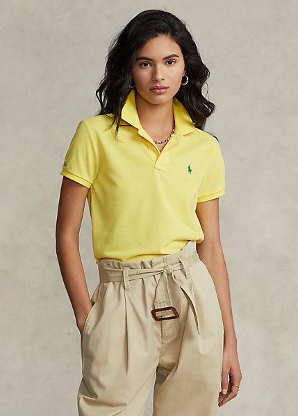 The Earth Polo Yellow Polo Shirt Outfit Woman, Polo Shirt Outfit Women's, Polo For Women, Polo Shirt Outfits, Yellow Polo Shirt, Polo Outfit, Rugby Fashion, Polo Design, Polo Women