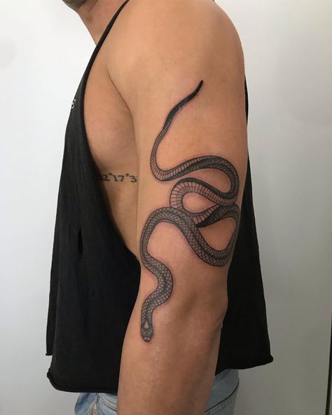 snake tattoo on arm Snake Around Arm Tattoo, Snake Tattoo Meaning, Cobra Tattoo, Tattoo Snake, Snake Tattoos, Back Piece Tattoo, Mens Shoulder Tattoo, Cool Arm Tattoos, Snake Tattoo Design