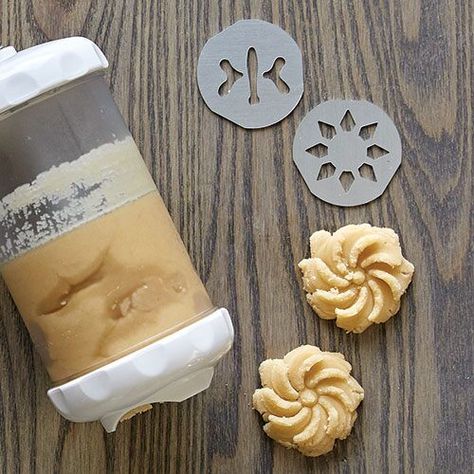 Classic Spritz Cookies, Chocolate Spritz Cookies, Cookie Press Recipes, Pampered Chef Cookie Press, Top Desserts, Pizza Sugar Cookie, Spritz Cookie Recipe, Pampered Chef Recipes, Chef Tools