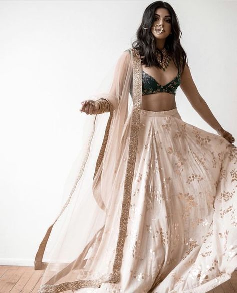 White And Gold Lehenga, Long Skirt And Crop Top, Casual Lehenga, Multicolored Lehenga, Indian Fits, Gold Lehenga, Skirt And Crop Top, Diwali Outfits, Nikkah Dress