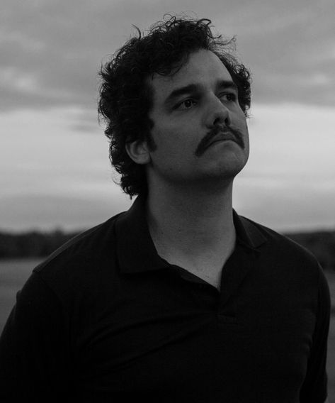 A B&W photo of Pablo Escobar's background consists of a single field. Pablo Escobar Poster, Latino Aesthetic, Mr Olympia Winners, Don Pablo Escobar, Famous Freemasons, Pablo Emilio Escobar, Bob Marley Art, Boxing Posters, Mexico Style