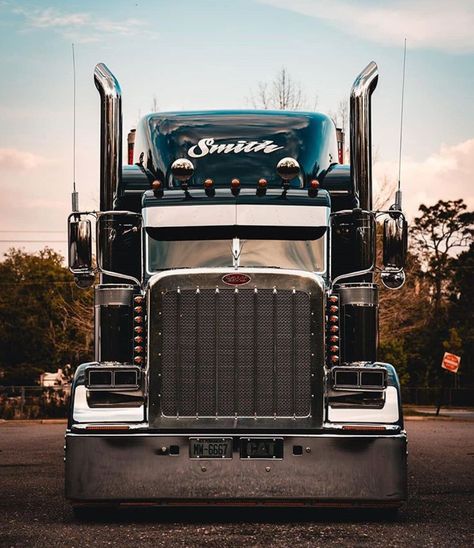 Custom Peterbilt, Truck Tattoo, Trucker Quotes, Rodney Smith, Peterbilt 359, Customised Trucks, Big Tractors, Custom Big Rigs, Peterbilt 379