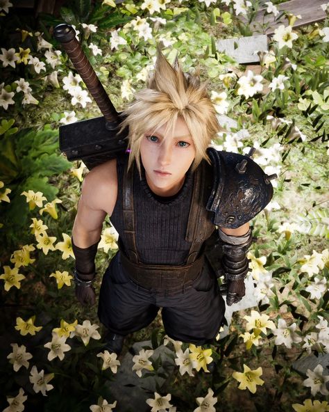 Credits to @the.crystal.traveler in Instagram! Ff Cloud, Final Fantasy Cloud Strife, Final Fantasy Vii Cloud, Cloud And Tifa, Final Fantasy Cloud, Final Fantasy Xii, Final Fantasy X, Final Fantasy Vii Remake, Final Fantasy Art