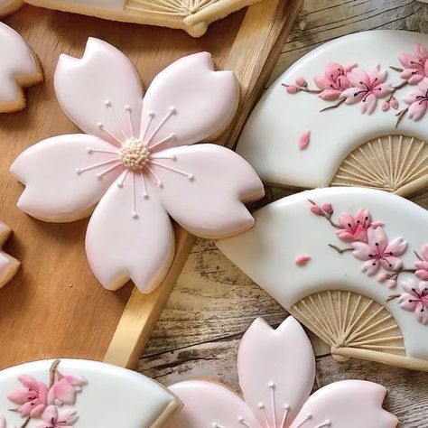 Japanese Cherry Blossom Cake Ideas, Wedding Cake Sakura, Cherry Blossom Dessert Table, Cherry Blossom Theme Birthday Party, Sakura Birthday Theme, Sakura Themed Wedding, Sakura Party, Cherry Blossom Theme Party, Sakura Wedding