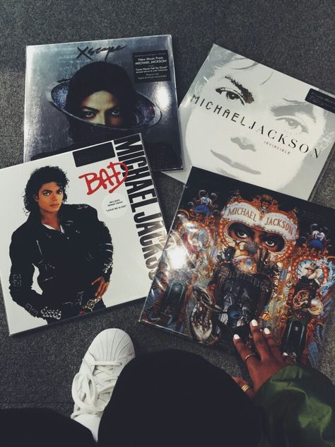 Aesthetic Michael Jackson, Micheal Jackson Poster Aesthetic, Michael Jackson Aesthetic, Michael Jackson Playlist Cover, Michael Jackson Album Covers, Michael Jackson Vintage, Bad Album Cover Michael Jackson, Michael Jackson Invincible, Michael Jackson Vinyl