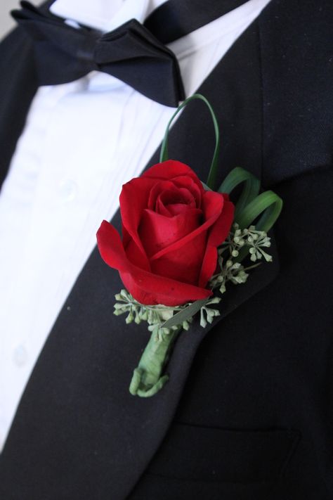 Red Rose Boutonniere, Red Boutonniere, Prom Flowers Corsage, Rose Gardening, Wedding Flower Guide, Red Bouquet Wedding, Rose Boutonniere, Corsage And Boutonniere, Corsage Prom