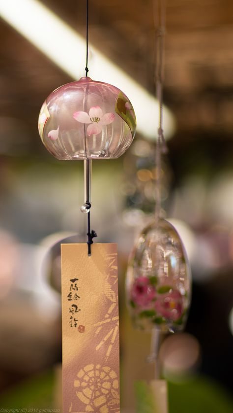 https://flic.kr/p/o7u1UX | Fuurin-ichi: Sakura wind chime | Wind chime market "Fuurin-ichi" is held every year only for one week. Many kind of wind chime is placed. Beautiful Wind Chimes, Wind Chime Japanese, Chinese Wind Chimes, Japan Wind Chimes, Japanese Culture Traditional, Furin Wind Chimes, Japanese Seasons, Japanese Decor Ideas, Japanese Guide