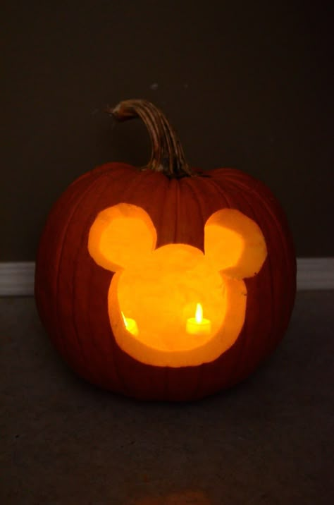 Disney Pumpkin Carving Patterns, Cute Pumpkin Carving Ideas, Halloween Pumpkins Carvings Designs, Cute Pumpkin Carving, Mouse Pumpkin, Disney Pumpkin Carving, Pumkin Carving, Halloween Pumpkin Carving Stencils, Halloween Decor Diy