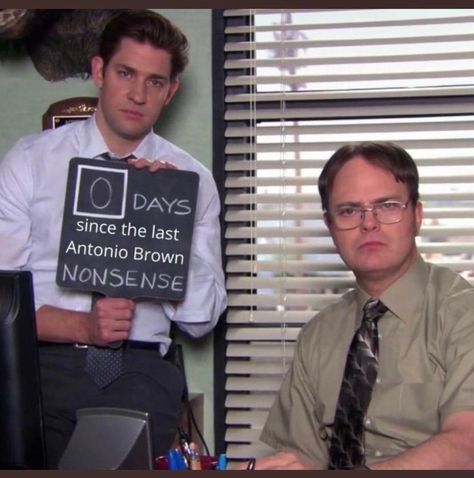 Happy Crying, The Office Jim, The Office Characters, The Office Show, Jim Halpert, Office Memes, Office Wallpaper, Dwight Schrute, Character Quotes