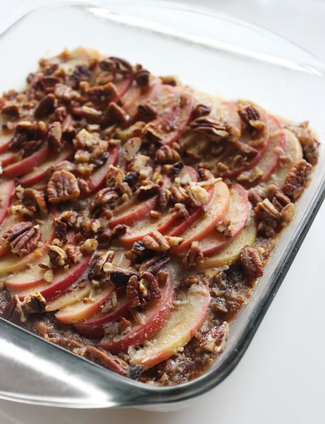 Paleo Apple Dessert, Healthy Thanksgiving Desserts, Pecan Bars, Apple Dessert, Popsugar Food, Thanksgiving Food Desserts, Bake Dessert, Baked Dessert Recipes, Thanksgiving Desserts