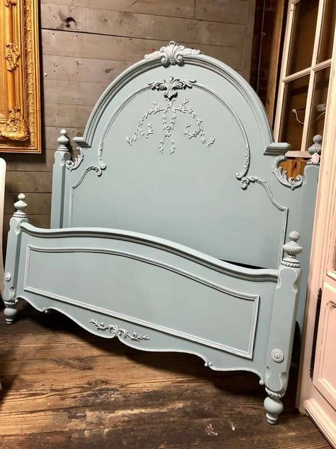 Painted Antique Headboard, Antique Bedframe Ideas, Fancy Bed Frame, Vintage Bed Frame Wooden, Vintage Bedframe, French Bed Frame, Painted Bed Frames, Ornate Bed, Painted Headboard