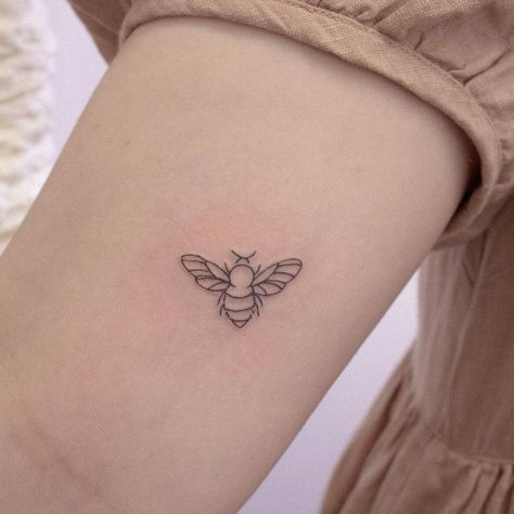 Simple Bumble Bee Tattoo, Fine Line Bumble Bee Tattoo, Bee Fine Line Tattoo, Cartoon Bee Tattoo, Brooke Tattoo, Above Elbow Tattoos For Women, Queen Bee Tattoo, Small Bee Tattoo, Bee Tattoos