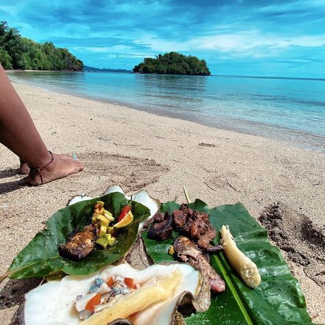 Island food, Fiji 🇫🇯 Melanesia, Pacific Islands Fiji Food, Fiji Culture, Culture Food, Adventure Travel Explore, Island Food, Pacific Islands, Pretty Food, Adventure Travel, Travel