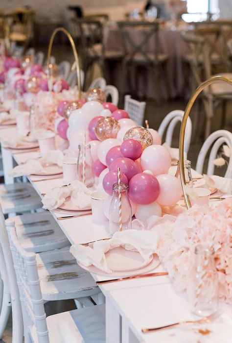 Balloon Decor Centerpiece, Pink Balloon Table Centerpieces, Elegant Balloon Centerpieces, Table Balloon Decorations, Balloon Table Decorations, Balloon Centerpieces Diy, Balloon Table Centerpieces, Balloons Galore, Balloon Centerpiece