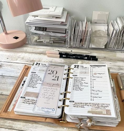 Organized Astethic, Anastasia Allen Icebreaker, Anastasia Allen, Freetime Activities, Ring Planner, Planner Setup, Study Stationery, School Organization Notes, Filofax Planners