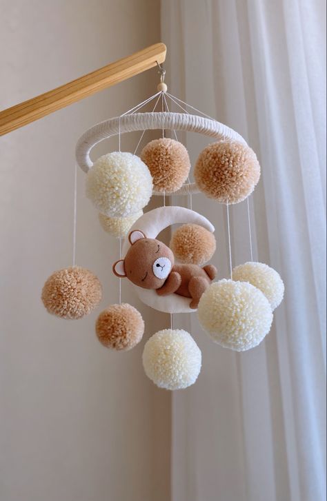 Homemade Mobile Baby, Baby Decoration Ideas, Diy Crib Mobile, Nursery Decoration Ideas, Crochet Cup Coaster, Coaster Pattern, Baby Room Inspiration, Nursery Room Inspiration, Pom Pom Crafts