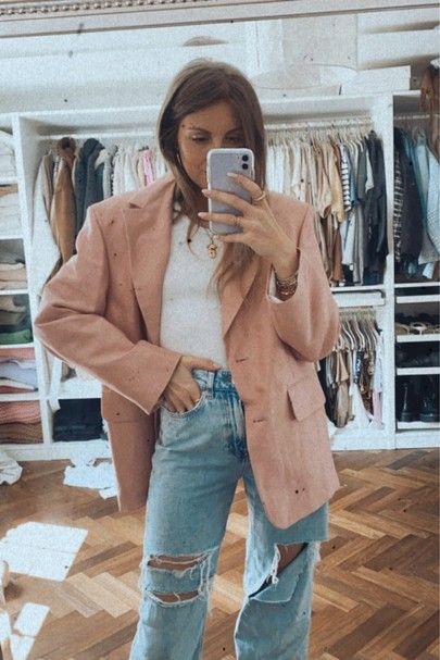 Pink Blazer / Linen Blazer / Spring Outfit Ideas #Pink #Linen #Blazer #Spring Dusty Rose Blazer Outfit, Peach Blazer Outfit, Linen Blazer Outfit Women, Light Spring Outfits, Linen Blazer Outfit, Cropped Blazer Outfit, Pink Blazer Outfit, Blazer Rose, Outfit Ideas Pink