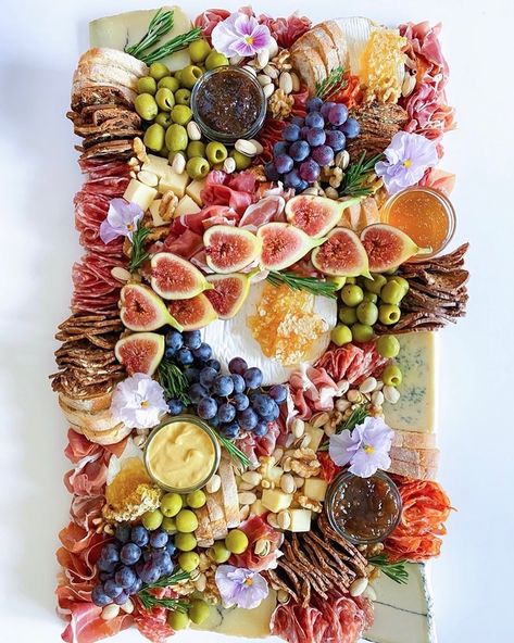 Floral Charcuterie Board Ideas, Medieval Charcuterie, Spring Grazing Board, Garden Charcuterie Board, Spring Charcuterie Board Ideas, Rectangular Charcuterie Board, Spring Charcuterie Board, Spring Charcuterie, Chocolate And Raspberry Tart