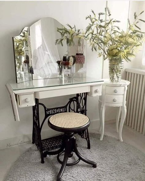 Sewing Table Repurpose, Singer Sewing Machine Table, Kitchen Remodel Ideas With Island, Kitchen Remodel Ideas, Diy Furniture Renovation, Island Kitchen, Furniture Renovation, Singer Sewing, Repurposed Furniture Diy