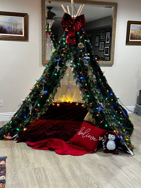 Tee Pee Christmas Photo Shoot, Tp Christmas Tree, Christmas Tree Tepee, Indigenous Christmas Decor, Christmas Tree Fort, Kid Friendly Christmas Decor, Kids Christmas Tree Decorations, Teepee Christmas Tree, Christmas Tree Teepee