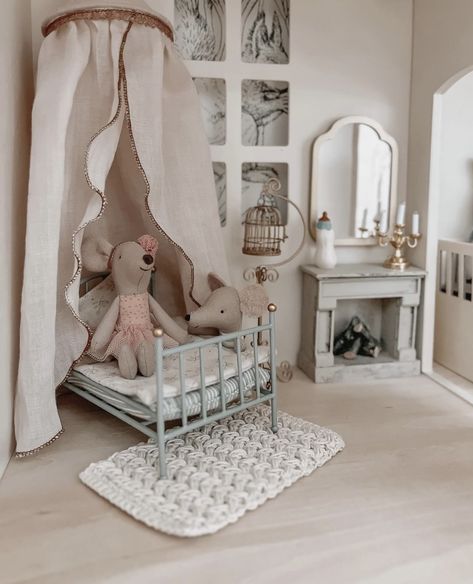 Maileg Nursery, Diy Maileg Furniture, Maileg Bedroom, Maileg Castle, Maileg Doll House, Maileg Mice, Maileg Dolls, Dollhouse Nursery, Maileg Mouse