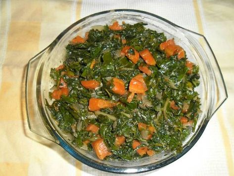 Carrot and spinach Spinach And Onions Sauteed, Spinach And Carrots Recipes, Carrot And Spinach Recipes, South African Recipe, Spinach And Potato Recipes, African Recipe, Spinach Recipe, Cooked Carrots, Carrots And Potatoes