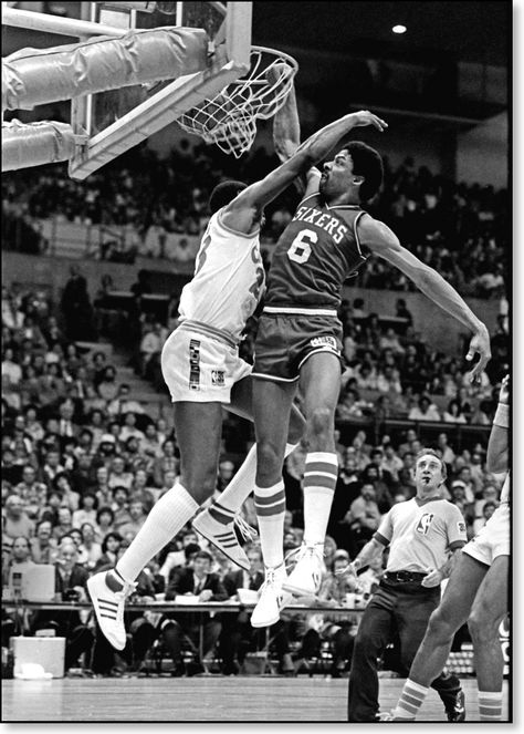 Julius Erving Julius Erving, Sports Pics, Basketball Highlights, Philadelphia Sports, Hoop Dreams, Vintage Basketball, Basketball Photography, Nba Wallpapers, Nba Legends