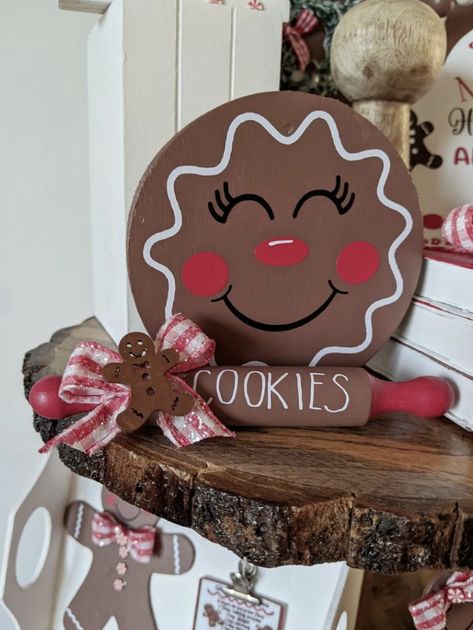 Gingerbread Wood Signs, Diy Wooden Gingerbread Men, Ginger Bread Decorations Diy, Diy Gingerbread Ornaments Tree Decorations, Gingerbread Dollar Tree Diy, Ginger Bread Man Diy, Ginger Bread Christmas Decorations Diy, Diy Gingerbread Decor, Ginger Bread Christmas Decorations