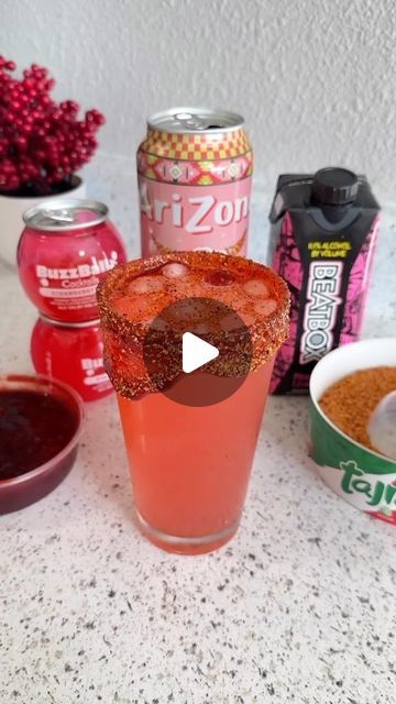 236K views · 47K likes | Viral Drinks Media on Instagram: "beat box pink lemonade + buzzball strawberry Rita + Arizona kiwi strawberry 🍓👀 (via Casualerik) #drinks #buzzball #drinks #beatbox" Beatbox Drink Recipes, Buzzballz Drink Recipes, Beatbox Drink, Buzz Balls Drink, Kiwi Strawberry, Strawberry Drinks, Drinks To Try, Drinks Alcohol, Drinks Alcohol Recipes