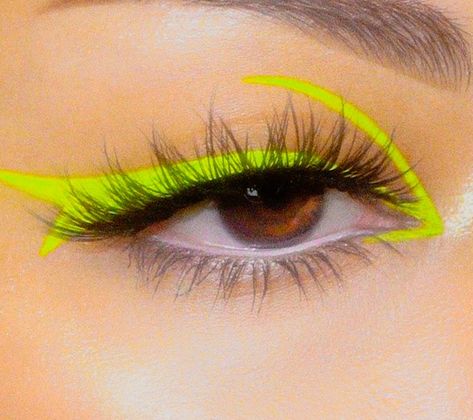 Neon Yellow Makeup Looks, Concept Shoot, Funny Makeup, Yellow Makeup, Orange Makeup, Neon Makeup, Makeup Humor, Green Makeup, Neon Party