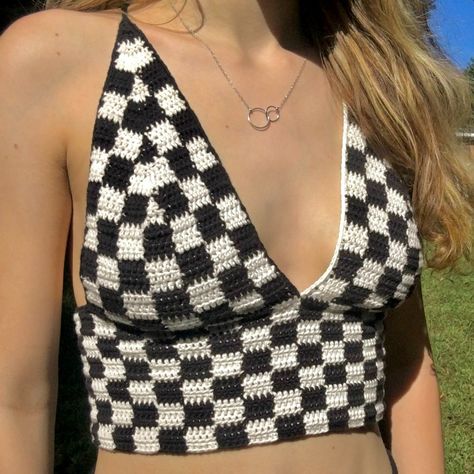 "I absolutely love this piece; it's so cute and fun, and so easy to style." @eminent.threads.co #MillieTop | Instagram Checkered Swimwear, Crochet Bra Cup, Kpop Crochet, Checkered Outfit, Tops A Crochet, Top A Crochet, Crochet Tank Tops, White Crochet Top, Elegant Crochet