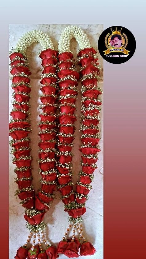 Rose Flower Mala For Wedding, Engagement Varmala Designs, Engagement Dandalu, Maalai Designs For Engagement, Jaymala Stage For Wedding, Varmala Indian Weddings Rose, Rose Garland Wedding Indian, Rose Garlands Wedding Indian Flower, Varmala Designs Indian Weddings