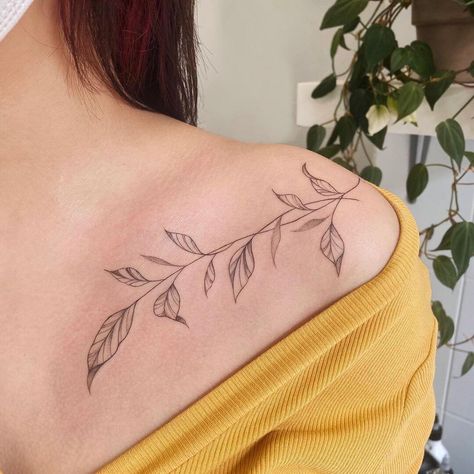 Shoulder Vine Tattoo, Best Chest Tattoos, Collar Bone Tattoo For Men, Collar Tattoo, Flower Vine Tattoos, Full Chest Tattoos, Vine Tattoo, Small Chest Tattoos, Bone Tattoos