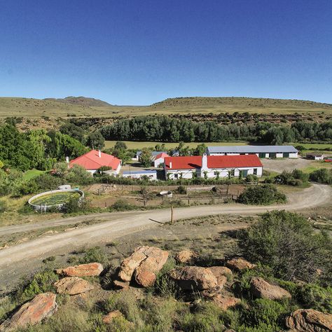 Karoo Stoep South Africa, Karoo Architecture, Klein Karoo Landscapes, Karoo Landscape Paintings, Karoo Landscape, Jeffreys Bay, Kloof Street Cape Town, Cottage Room, Turn To Stone