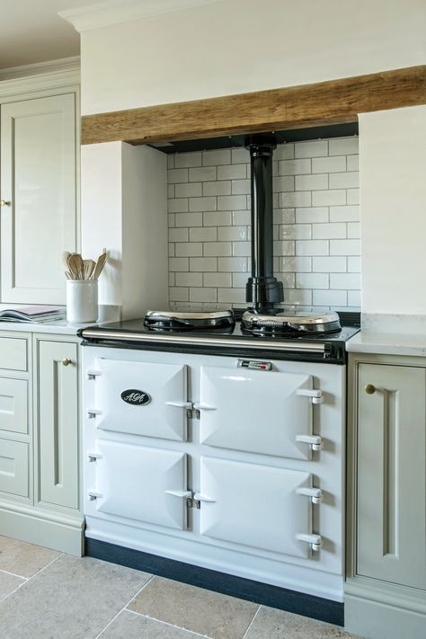 English Farmhouse Kitchen, Kitchen Aga, Aga Kitchen, Kitchen Elements, Open Concept Kitchen Living Room, Designing A Kitchen, Cosy Kitchen, Kitchen And Dining Area, Small Kitchen Decor