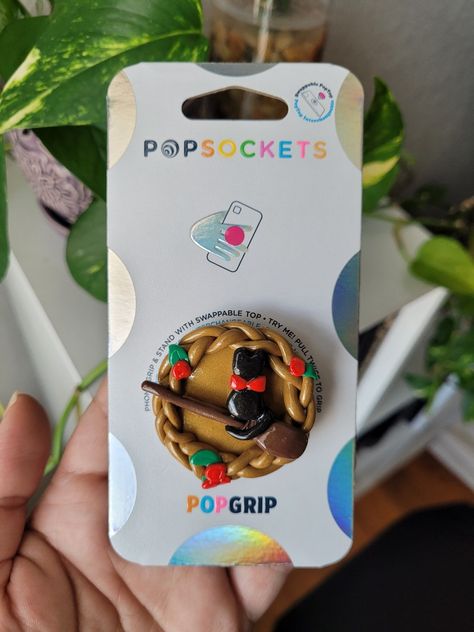 Clay Popsocket, Clay Diy Projects, Kiki's Delivery Service, Clay Art Projects, Diy Crafts Hacks, Polymer Clay Charms, Crafts Hacks, Diy Clay Crafts, Clay Charms