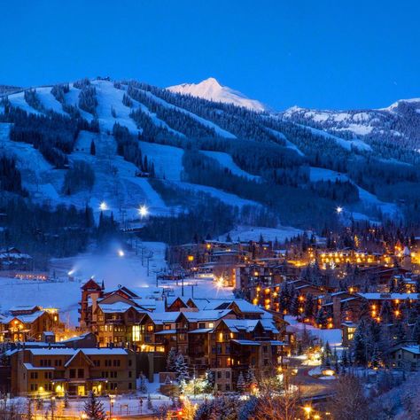 Colorado’s Best Small Christmas Towns to Visit | Celebrate Xmas in CO Mountains Skiing Colorado, Colorado Aesthetic, Snowmass Colorado, Colorado Christmas, Colorado Towns, Aspen Snowmass, Visit Colorado, Colorado Winter, Ski Town